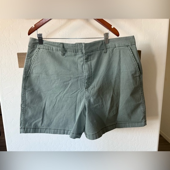 Anne Klein|Chino shorts in olive khaki tone,plus size 22•••NWT,summer staple - Picture 2 of 13